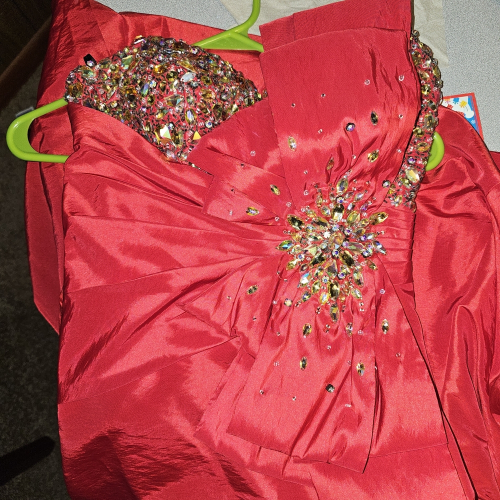 Elegant Strapless Red Dress with Embellishments